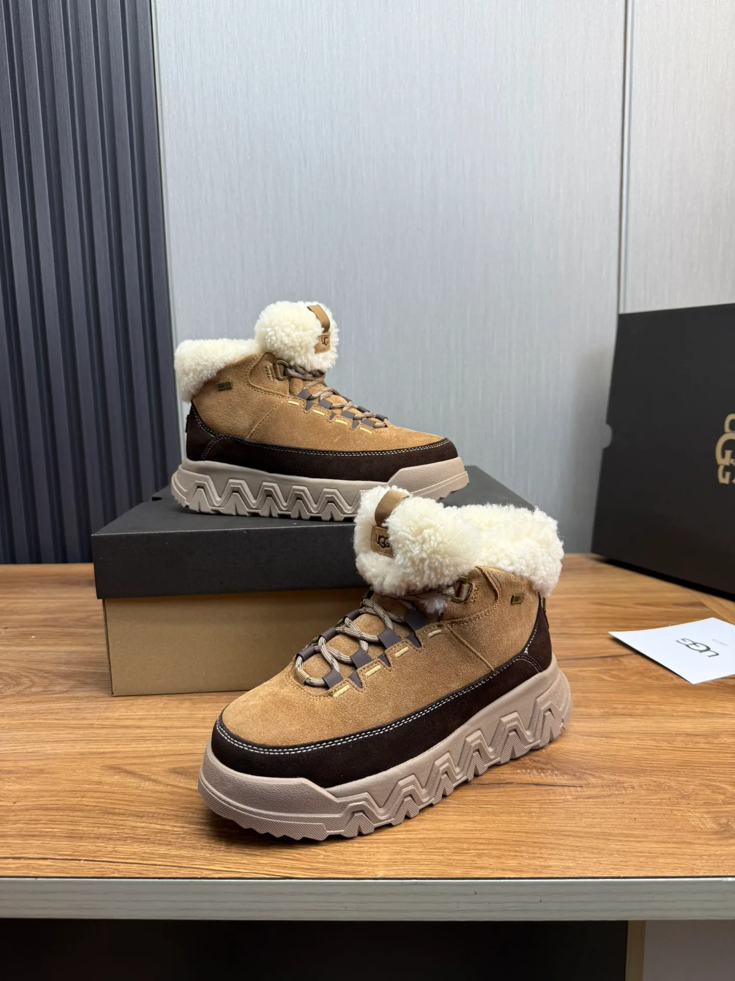 Men's shoes💰660💰couples👩‍❤️‍👨 [UGG] hot winter warm boots🐑Purely hand-stitched! Simple and stylish design, frosted cowhide➕Comfortable and warm wool➕UGG original outsole‼ ️Soft and comfortable to wear, good warmth retention, and excellent foot feel 36-44 regular size